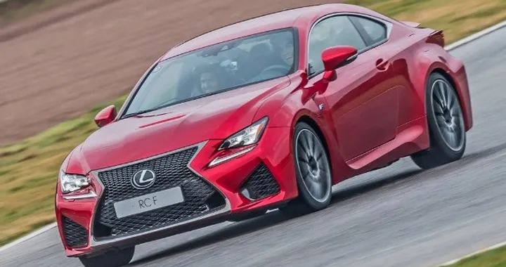 Lexus RC-F: prima prova in pista [Video]
