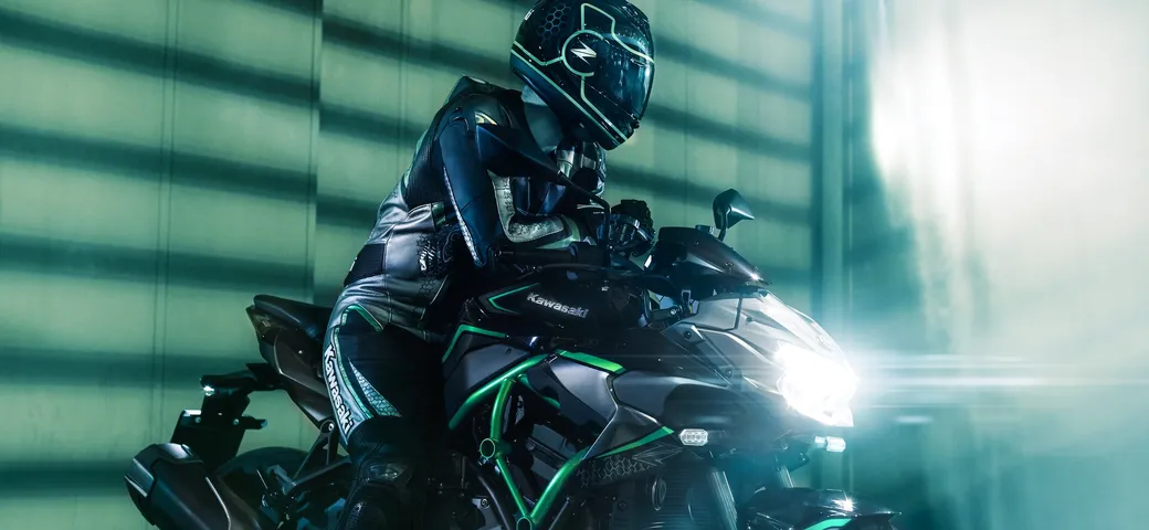 Kawasaki Z H2: tolti i veli all'hypernaked sovralimentata