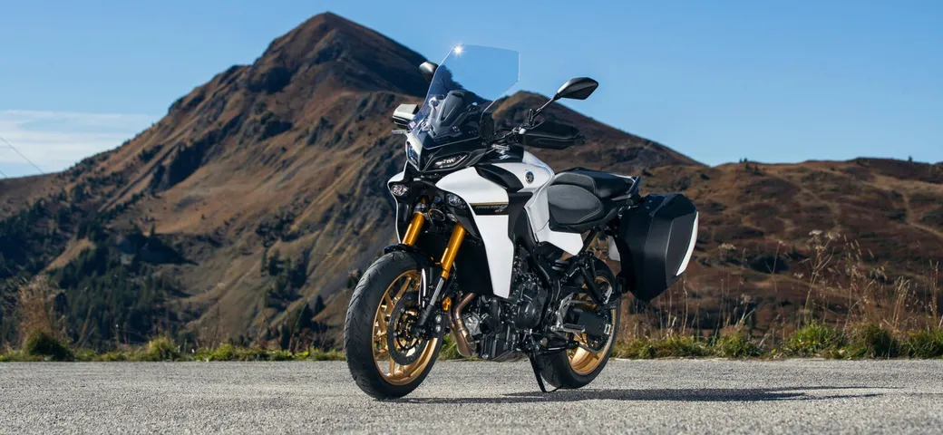 Yamaha Tracer 9 GT+, la crossover con il radar