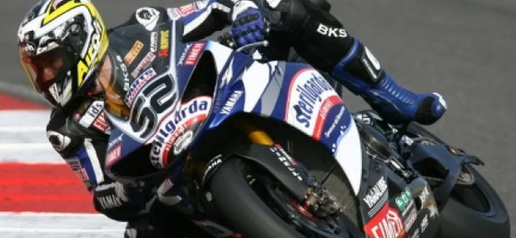 Debutto di James Toseland sulla Yamaha R1 di Ben Spies