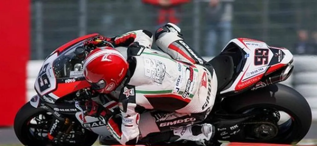 WSBK: Luca Scassa saluta il team Supersonic, 