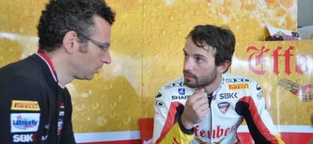 WSBK: Sylvain Guintoli sull'Aprilia RSV4 ufficiale a Jerez