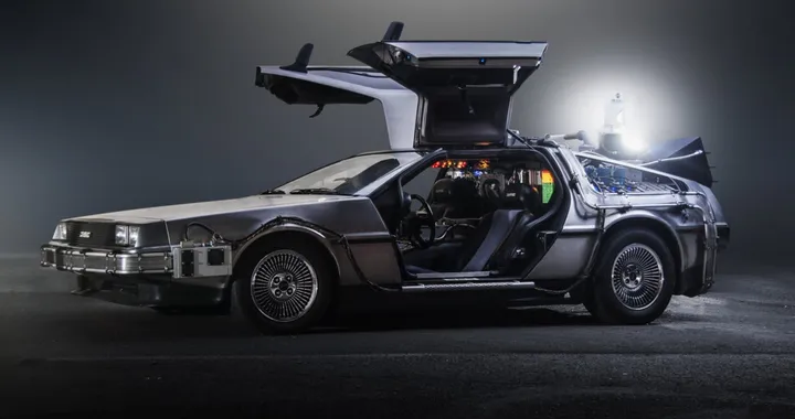 DeLorean multata a 88 mph