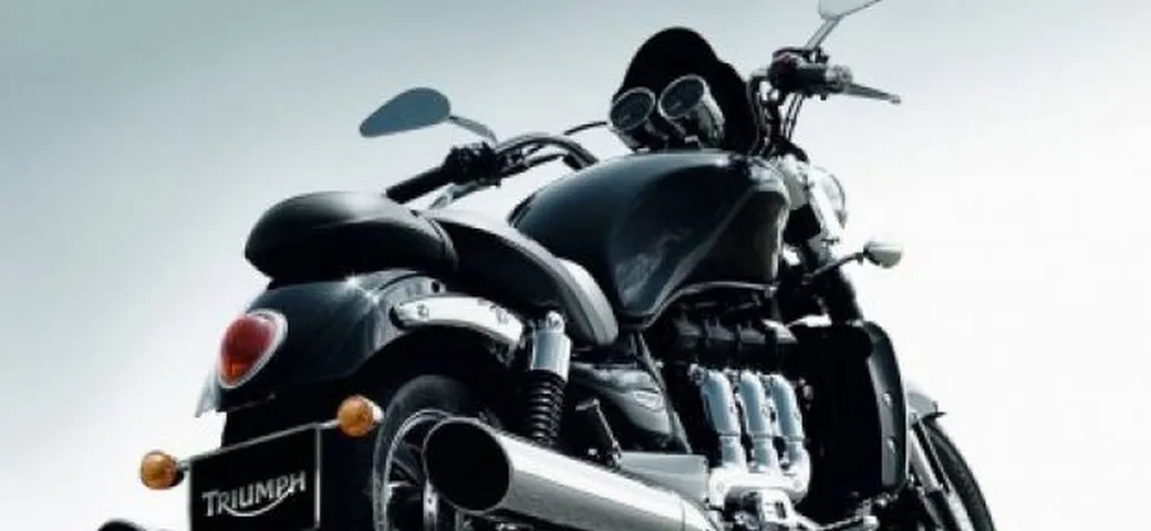 Triumph Rocket III Roadster 2010: più potenza e coppia