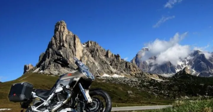 Dolomiti vietate alle auto e quindi...anche alle moto