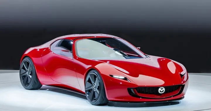 Mazda posticipa l'EV dedicata al 2029, focus sull'ibrido