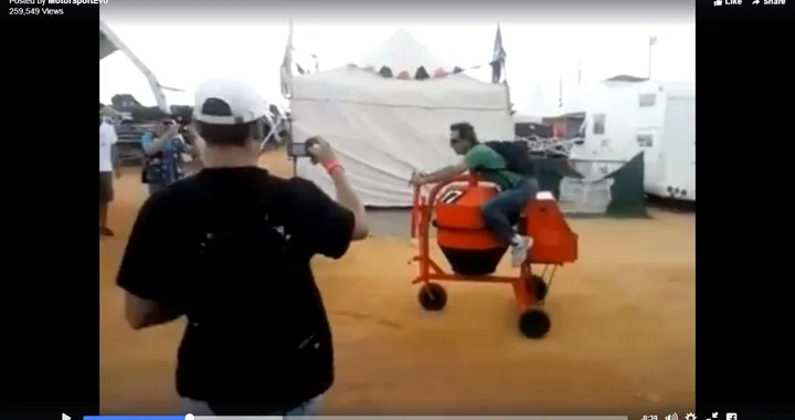 Betoniera trasformata in moto a tre ruote [Video]