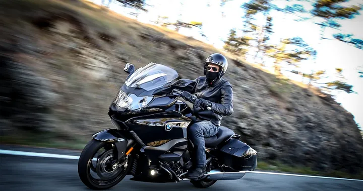 BMW K 1600 B 2018, bagger stilosa [Foto e Video]