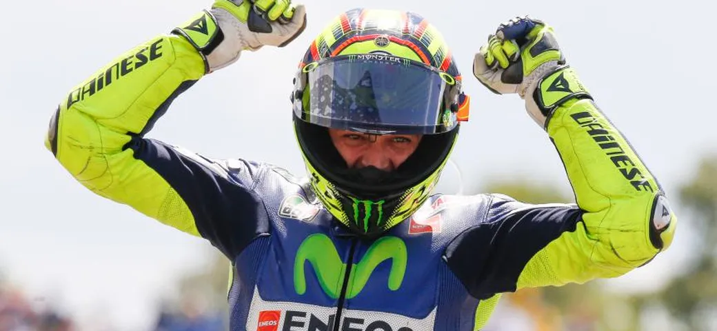 MotoGP Assen 2015 | Trionfo per Rossi dopo un lungo duello con Marquez (con finale thriller)
