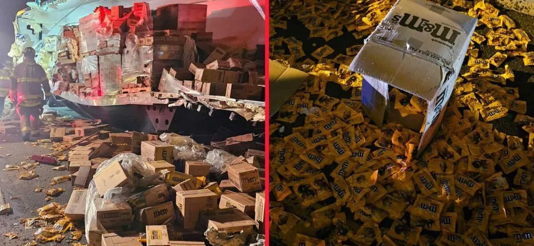 Scontro fra camion, il carico di caramelle si riversa sull'autostrada
