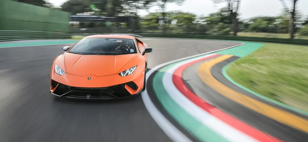 Lamborghini Huracan Performante: la prova in pista [Video]