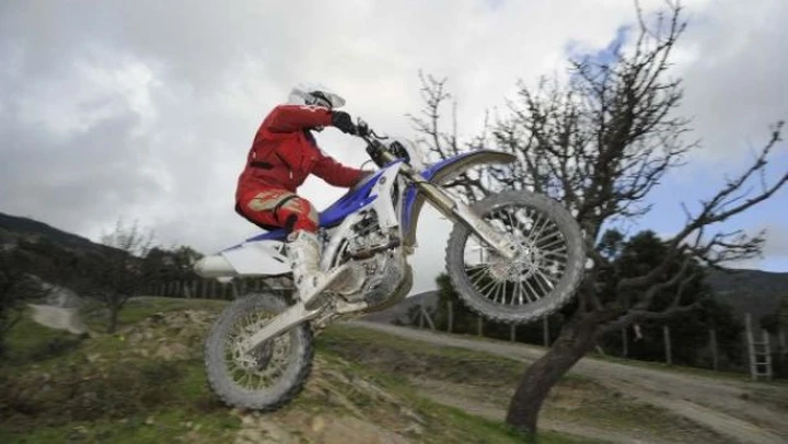 Yamaha WR450F: il Test di Motoblog, voglia di enduro