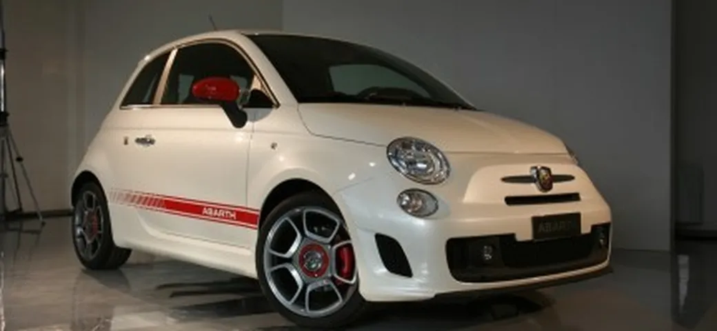 Live dalle Officine Abarth: l'unveiling della 500 Abarth