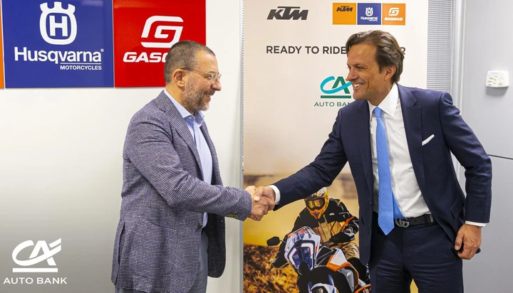 CA Auto Bank sigla una partnership con KTM Sportmotorcycle Italia