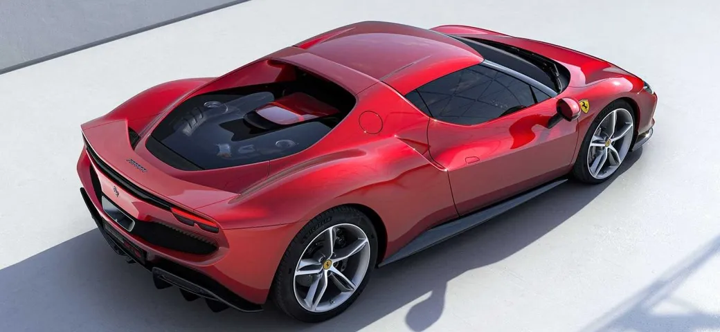 Ferrari rubata a Napoli ritrovata in un casolare grazie al GPS: chi sono i responsabili