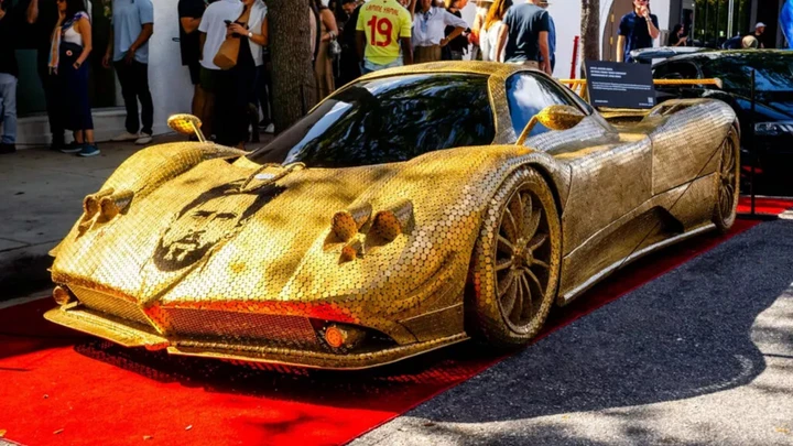 Pagani Zonda con il volto di Lionel Messi fatta con 100 mila monete