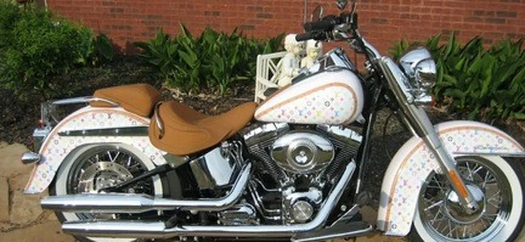 Harley Davidson, Louis Vitton 