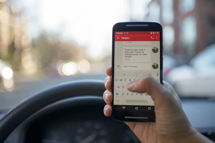 Lo smartphone al volante fra le principali cause di incidenti