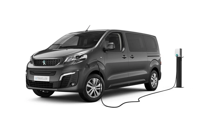 Peugeot e-Traveller 75 kWh e Compact: prezzi e autonomia