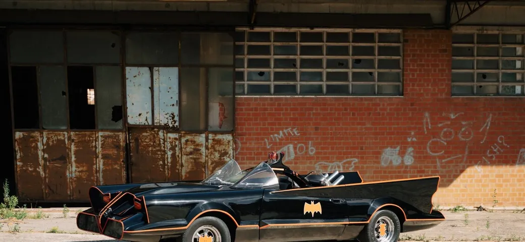La Batmobile di Adam West, è all'asta: esemplare del '66