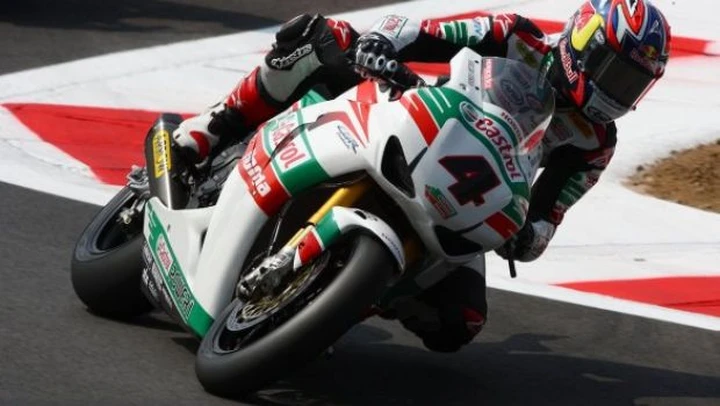 WSBK: Castrol Honda chiude i test a Miller, nuovo forcellone e sospensioni per Rea e Xaus
