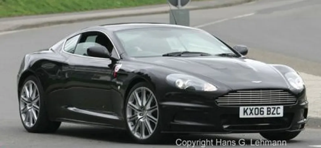 Aston Martin DBRS 9 - foto spia