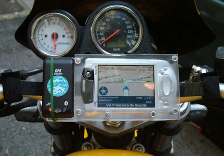 Porta navigatore artigianale per moto