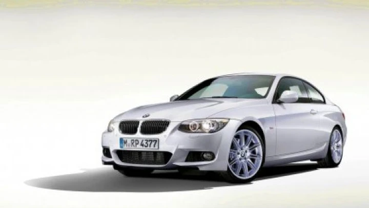 BMW Serie 3 Coupè e Cabrio 2010: nuove immagini ufficiali e pacchetto M-Sport