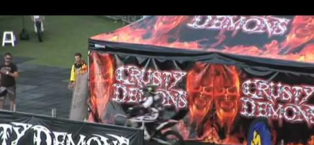 Crusty Demons Tour 2010: nuovo record mondiale di front flip per Jackson Strong