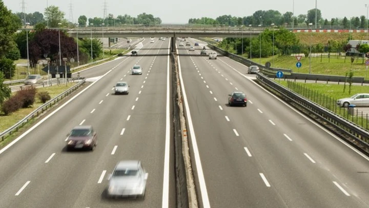 Calabria: anziano contromano in autostrada per 18 km