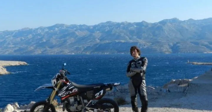 Foto del giorno: Suzuki DR-Z400 SM a Pag (Croazia)