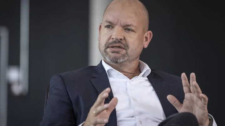Mercedes, Jörg Burzer: ‘ChatGPT porta la nostra produzione a un livello successivo’