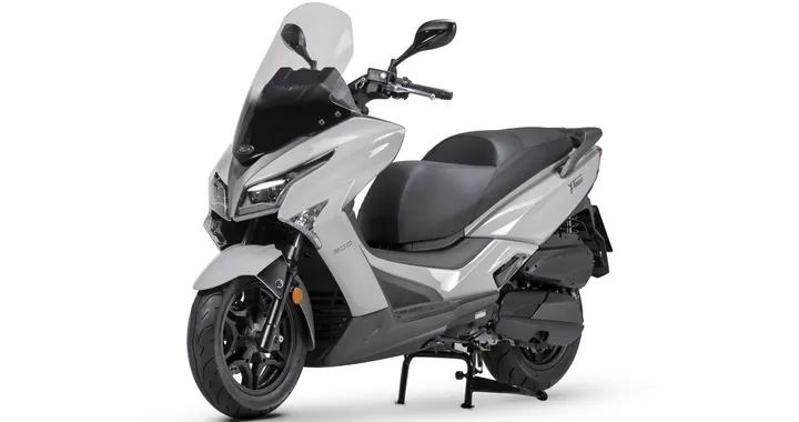 Kymco X-Town 300i ABS si rinnova: caratteristiche, prezzi e disponibilità