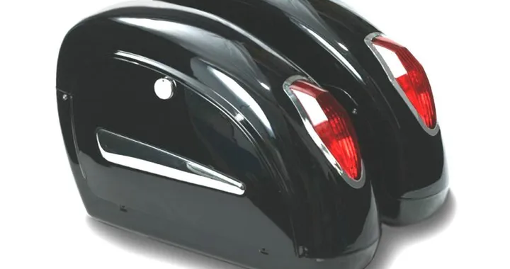 Vramack Seven: borse laterali rigide per moto custom