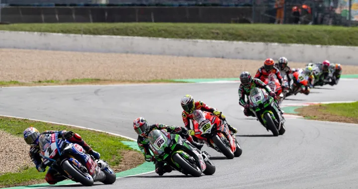 SBK, contatto Rea-Bautista. Lo spagnolo: "Manovra oltre il limite"