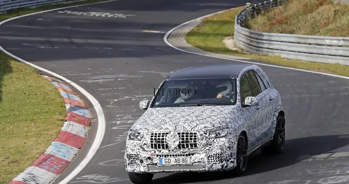 Mercedes AMG GLE 63: foto spia al Nurburgring