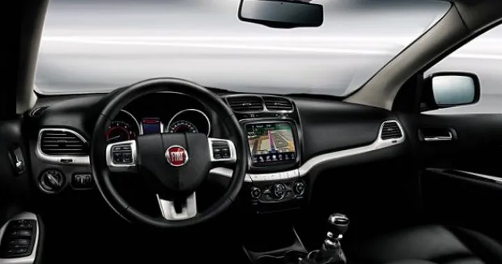 Fiat Freemont: prime immagini di abitacolo e plancia