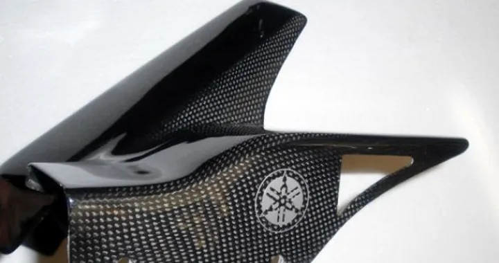 EFConsulting: parafango posteriore in carbonio per lo Yamaha T-Max 500