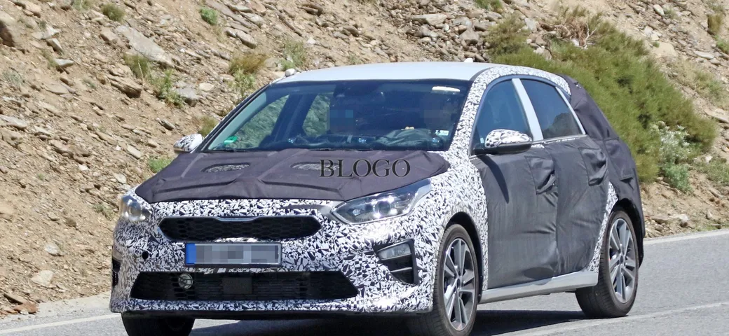 Kia Cee'd 2018: nuove foto spia degli interni