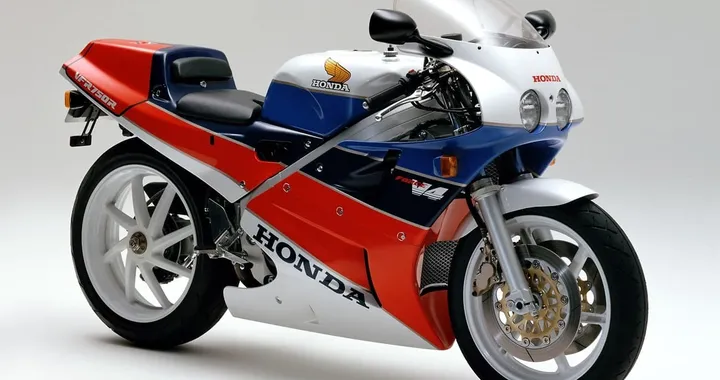 Honda: il programma di ricambi originali "RC30 Forever" arriva in Europa