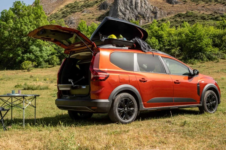 Dacia Jogger Camperiz: il kit per la camperizzazione