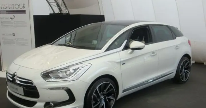 Citroen DS5 Hybrid4: immagini dal vivo