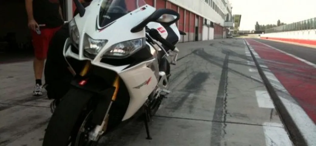 Aprilia RSV4 R APRC 2011: Live Test ad Adria