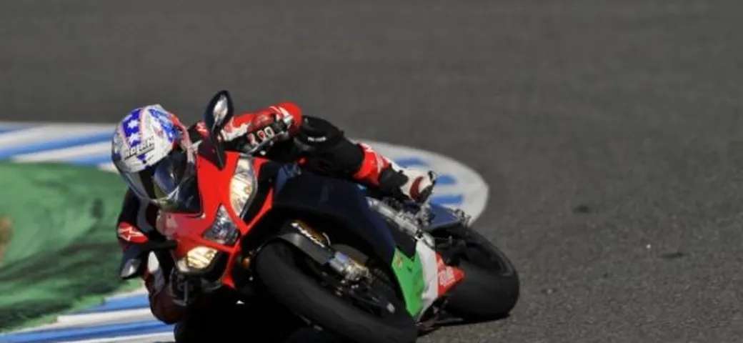 TEST Aprilia RSV4 Factory APRC Special Edition, prime impressioni