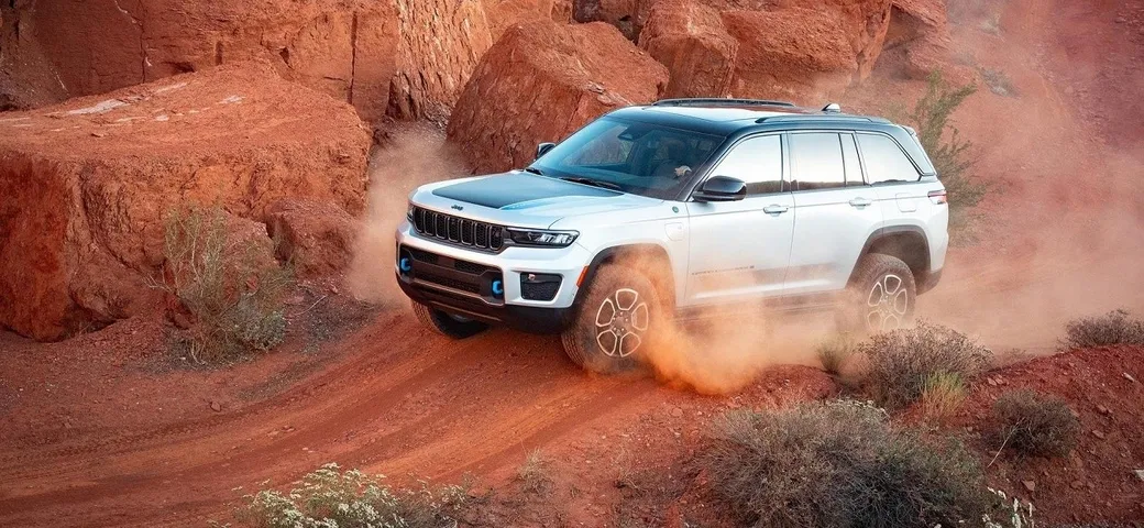 Jeep Grand Cherokee 2022: motore, prezzi, allestimenti