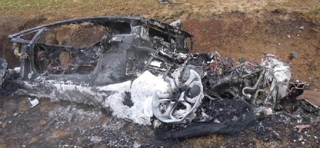 Lamborghini Aventador prende fuoco: in gravi condizioni Flavio Pierleoni