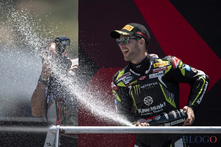 SBK, Rea da cannibale a squalo. Bautista in difesa, si salva