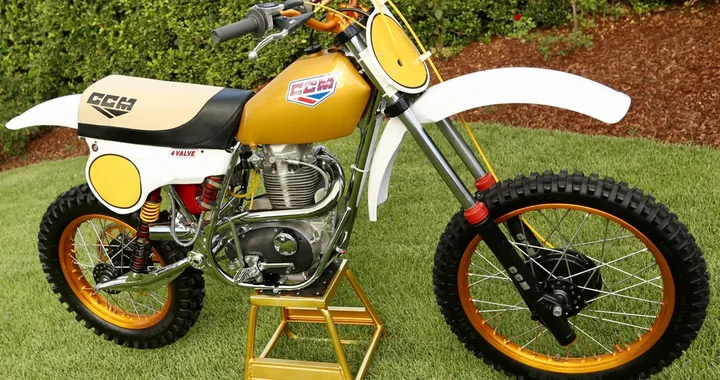 CCM 500 Four Valve: rinata la leggenda da cross degli anni '70