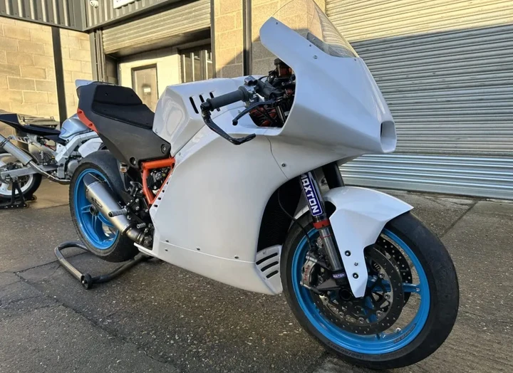 Kramer 1290 R: la KTM Super Duke diventa una sportiva da pista da 173 CV