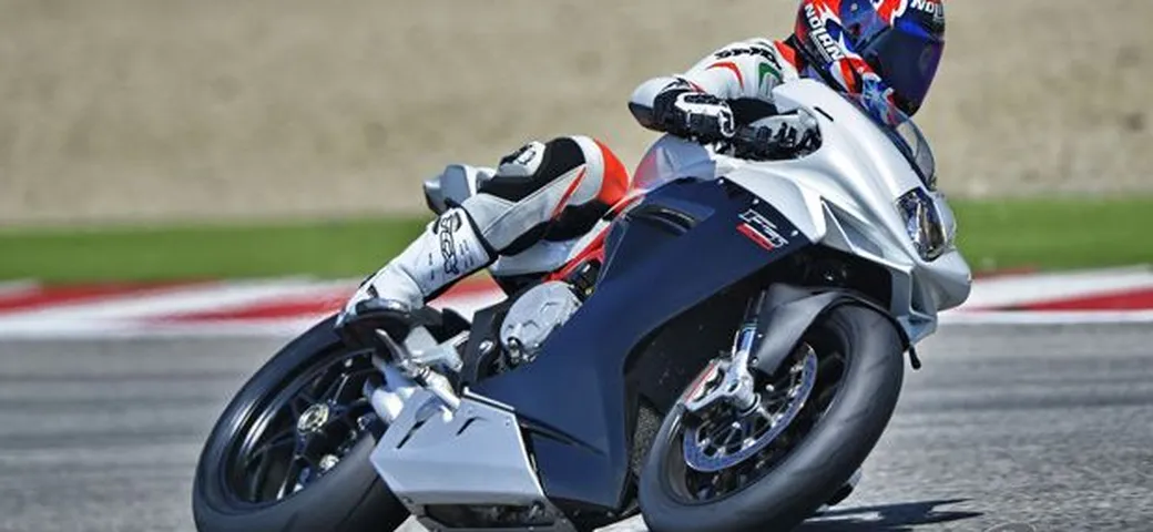 MV Agusta F3 800 2013: il nostro video-test sul circuito di Misano